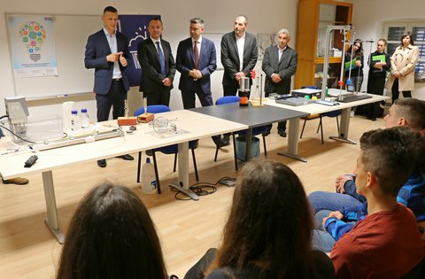 Centar za popularizaciju znanosti i inovacija Istarske županije dobio laboratorij iz kemije
