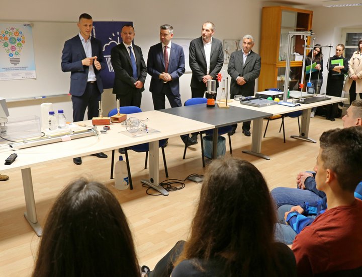 Centar za popularizaciju znanosti i inovacija Istarske županije dobio laboratorij iz kemije