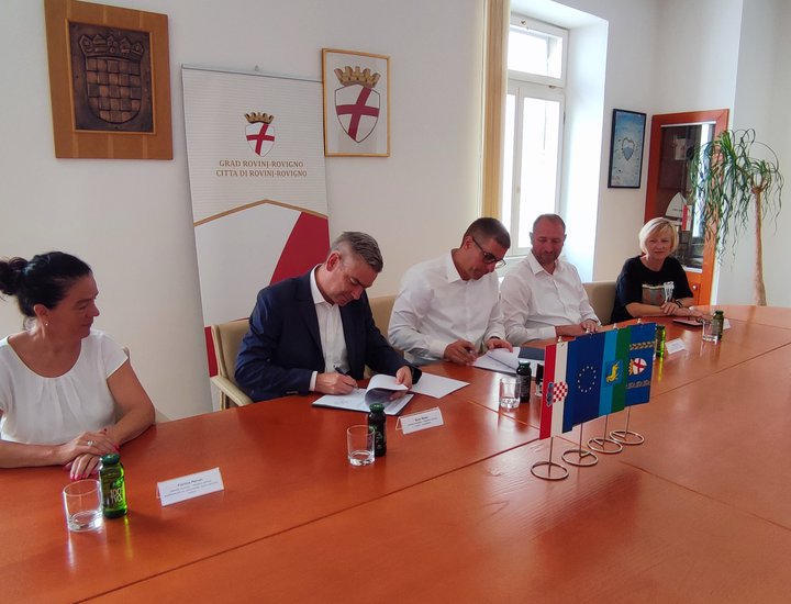 La Regione Istriana e la Città di Rovigno hanno firmato il Contratto di permuta immobiliare