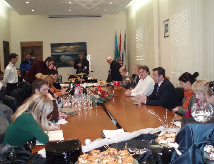 Pula: Župan Jakovčić u ugodnom druženju s novinarima