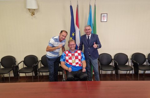 Il presidente Miletić ha organizzato il ricevimento per il campione europeo di parabocce Davor Komar