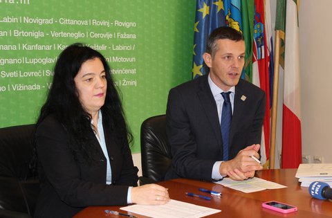 Župan Flego potpisao ugovore sa stipendistima Istarske županije za akademsku godinu 2014./2015.