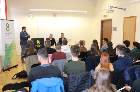 Župan Flego i gradonačelnik Miletić gostovali na satu Učeničkog vijeća Gimnazije Pula